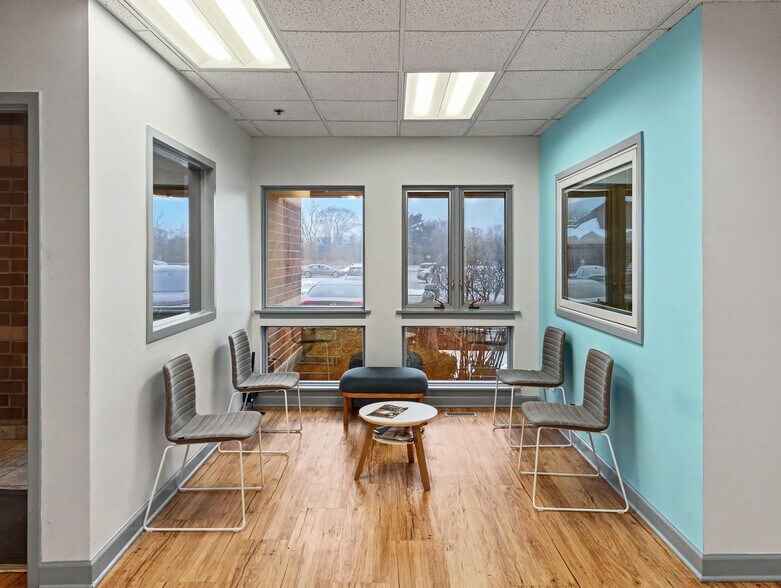 More Photos Of 1N131 County Farm Rd, Winfield Office For Sale