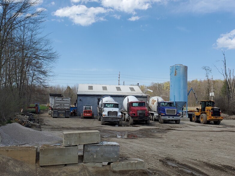 More Photos Of 12989 Mayfield Rd, Chardon Warehouse For Sale
