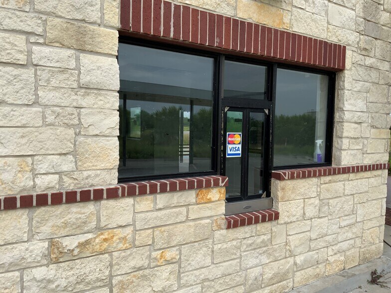 More Photos Of 6280 Highway 281, Three Rivers Fast Food For Sale
