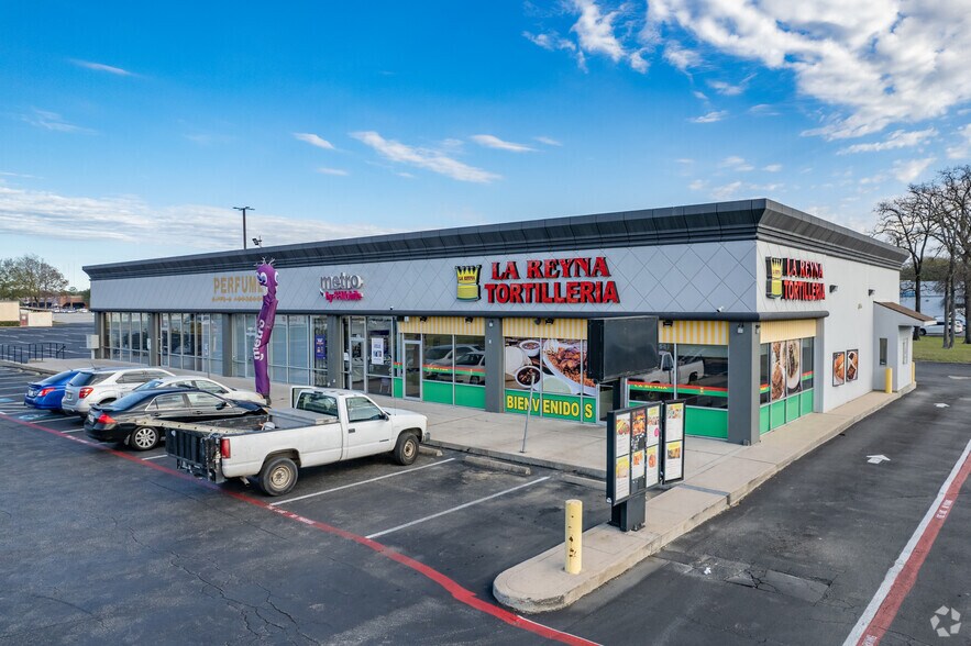 More Photos Of 4501-4765 W FM 1960 Rd, Houston Unknown For Lease