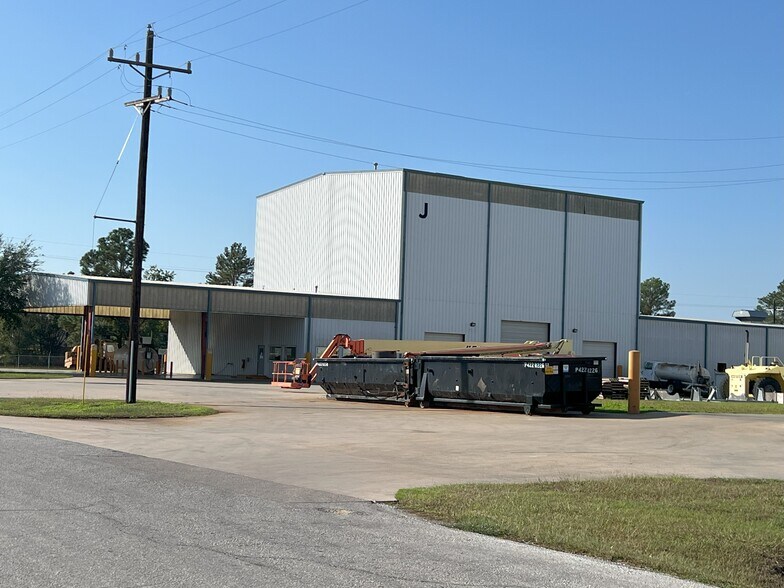 More Photos Of 6401 N Eldridge Pky, Houston Manufacturing For Sale