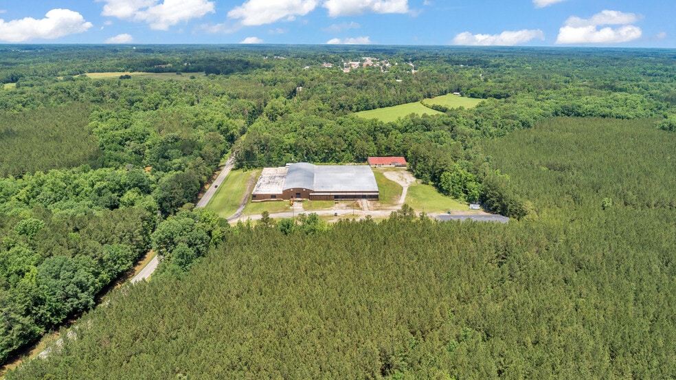 More Photos Of 121 Trotter Industrial Ln, Saluda Warehouse For Lease