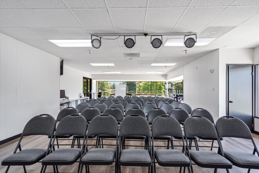 More Photos Of 6640 Redwood Dr, Rohnert Park Office For Sale