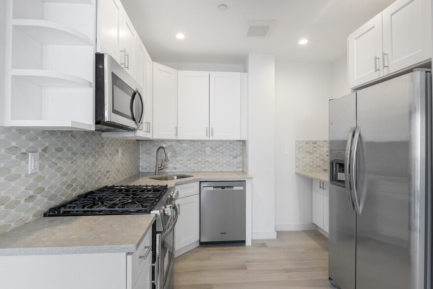 More Photos Of 158 Newton St, Brooklyn Apartments For Sale
