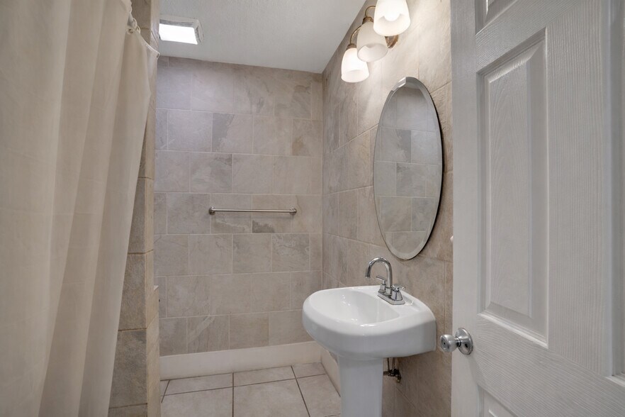 More Photos Of 316 W Columbus Dr, Tampa Apartments For Sale