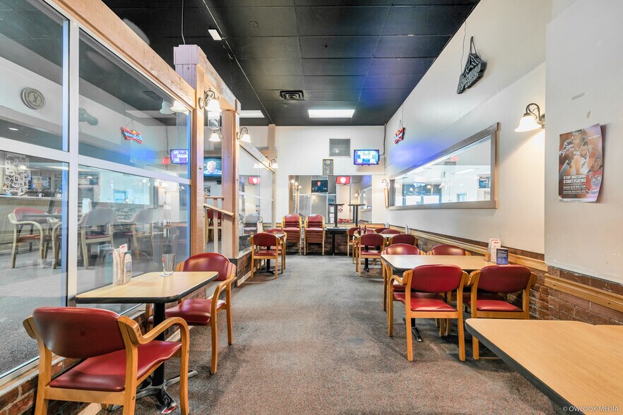 More Photos Of 45916-45920 Wellington Ave, Chilliwack Bowling Alley For Sale