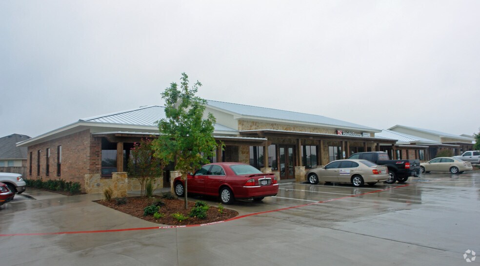 More Photos Of 1318 John Jones Dr, Burleson Office For Sale