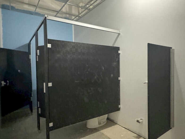 More Photos Of 369 Enterprise Dr, Batesville Industrial For Sale