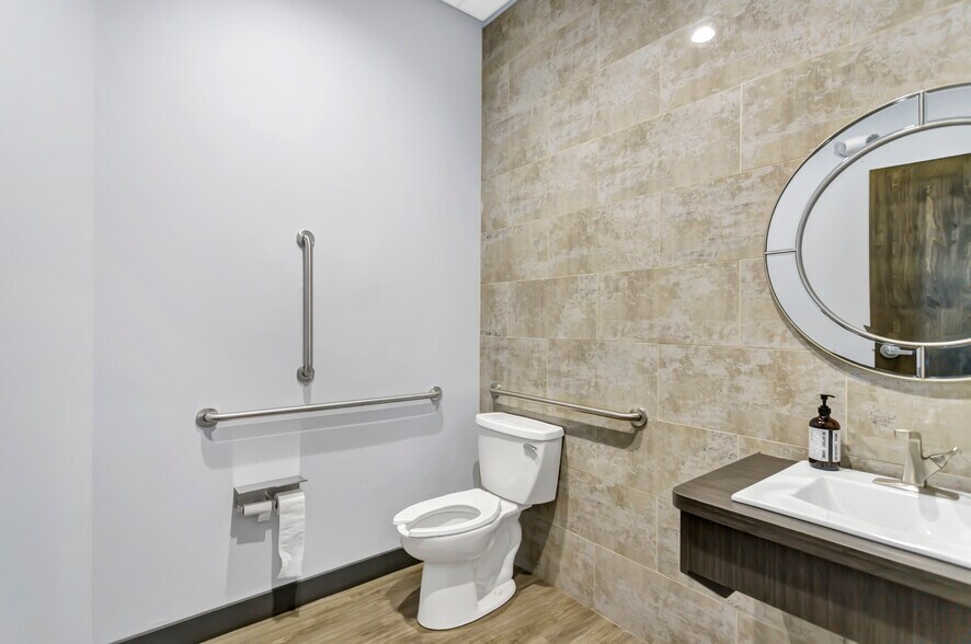 More Photos Of 1000 Randall Rd, Geneva Medical For Lease
