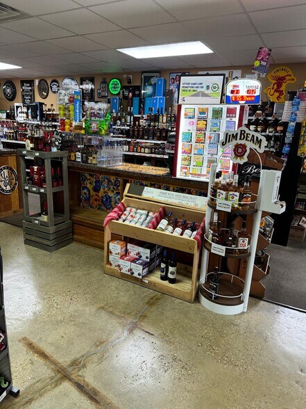 More Photos Of 200 E 6th St, Rolla General Retail For Sale