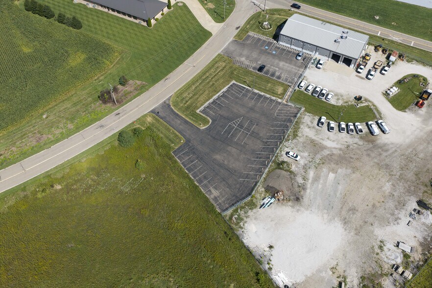 More Photos Of 2050 Reiser Ave SE, New Philadelphia Warehouse For Sale