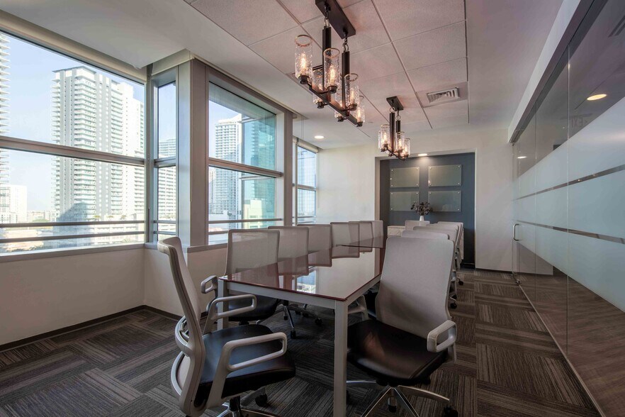 More Photos Of 1395 Brickell Ave, Miami Coworking Space