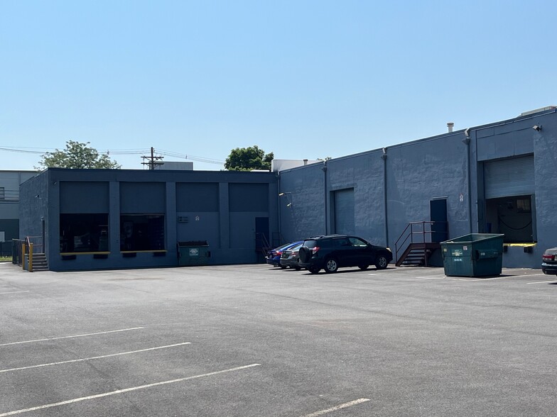 Primary Photo Of 520 S Dean St, Englewood Warehouse For Lease