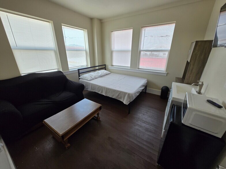 More Photos Of 57 N Adams St, Coquille Apartments For Lease