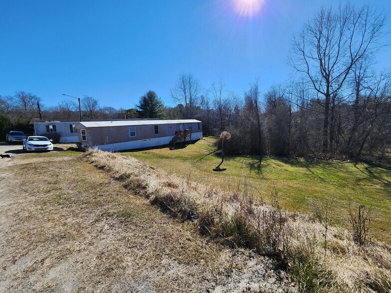 More Photos Of 5 Becky Ln, Fairview Multifamily For Sale