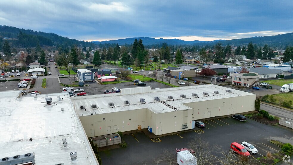 More Photos Of 1498 E Main St, Cottage Grove Storefront For Sale