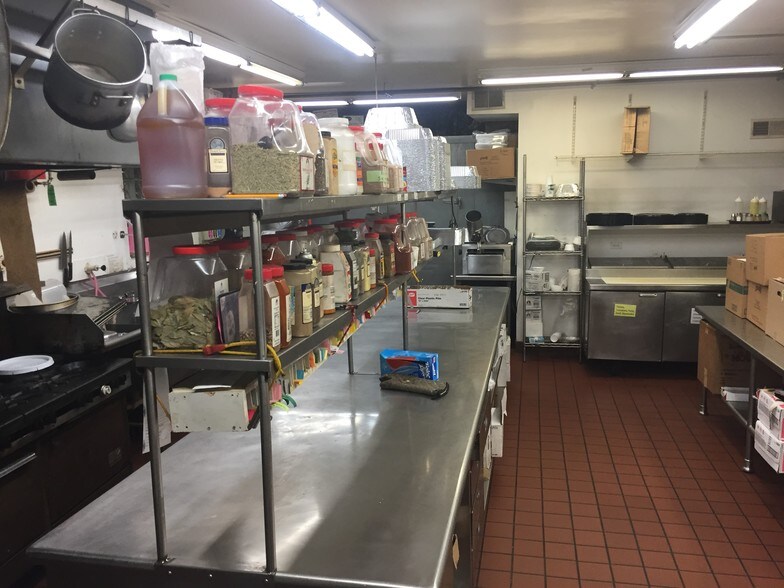 More Photos Of 7618 Madison St, Forest Park Storefront Retail Residential For Lease