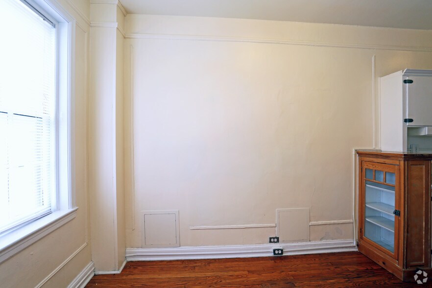 More Photos Of 135 S 20th St, Philadelphia Apartments For Lease