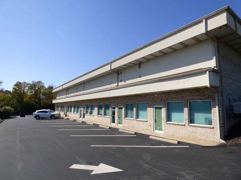 More Photos Of 3430 Mckelvey Rd, Bridgeton Storefront Retail Office For Lease