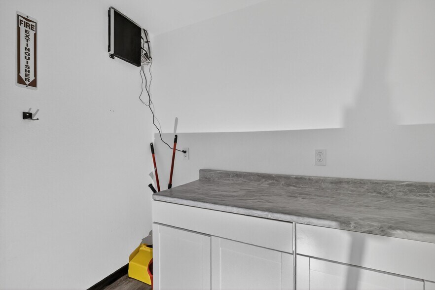 More Photos Of 1130 E North Blvd, Leesburg Freestanding For Lease