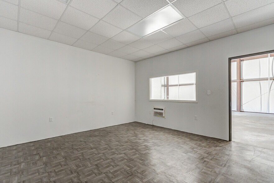 More Photos Of 1631 Highway 6 S, Houston Warehouse For Sale