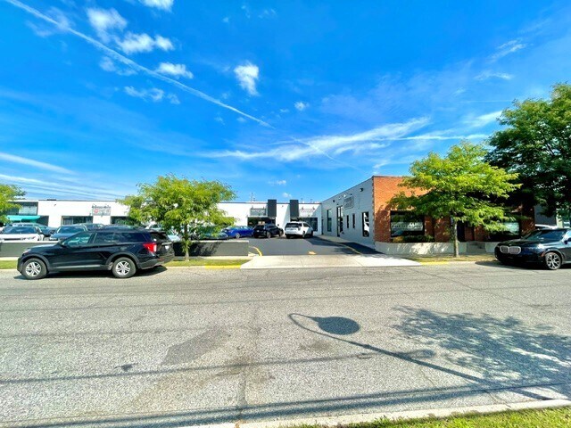 More Photos Of 2121-2175 Cole St, Birmingham Showroom For Lease