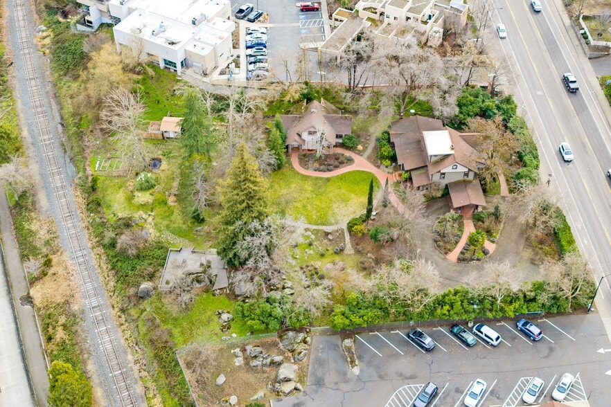 More Photos Of 668 N Main St, Ashland Hospitality For Sale