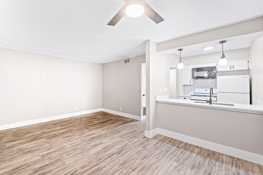 More Photos Of 1220 W Anderson Ln, Austin Apartments For Sale