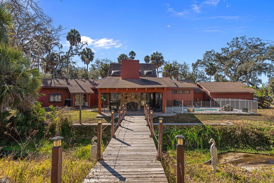 More Photos Of 8301 Congress St, Port Richey Flex For Sale