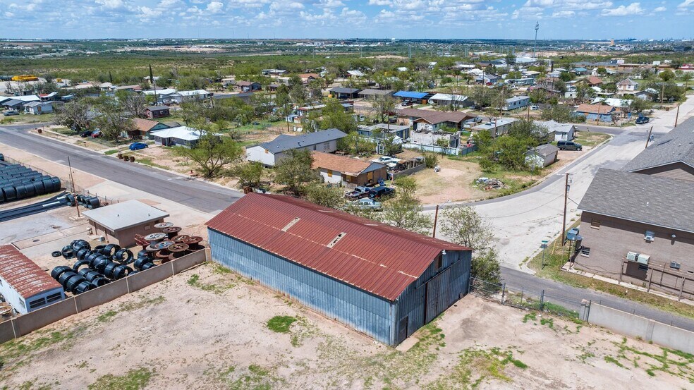 More Photos Of 3418 W Highway 80, Big Spring Warehouse For Sale