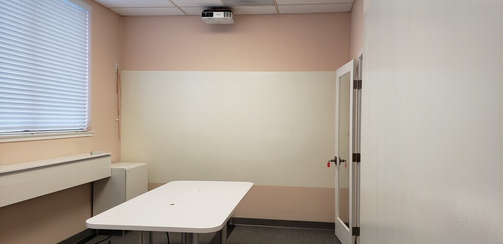 More Photos Of 1580 Gilbreth Rd, Burlingame Research And Development For Lease