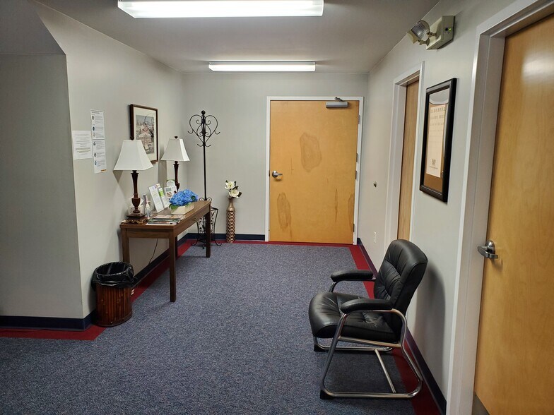 More Photos Of 7857 Enon Dr, Hollins Medical For Sale