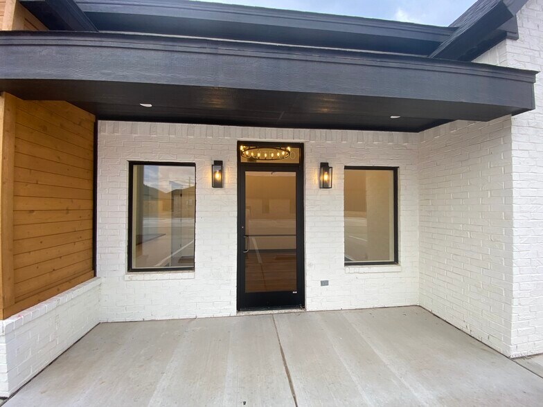 More Photos Of 10921 Wayne Ave, Lubbock Medical For Sale