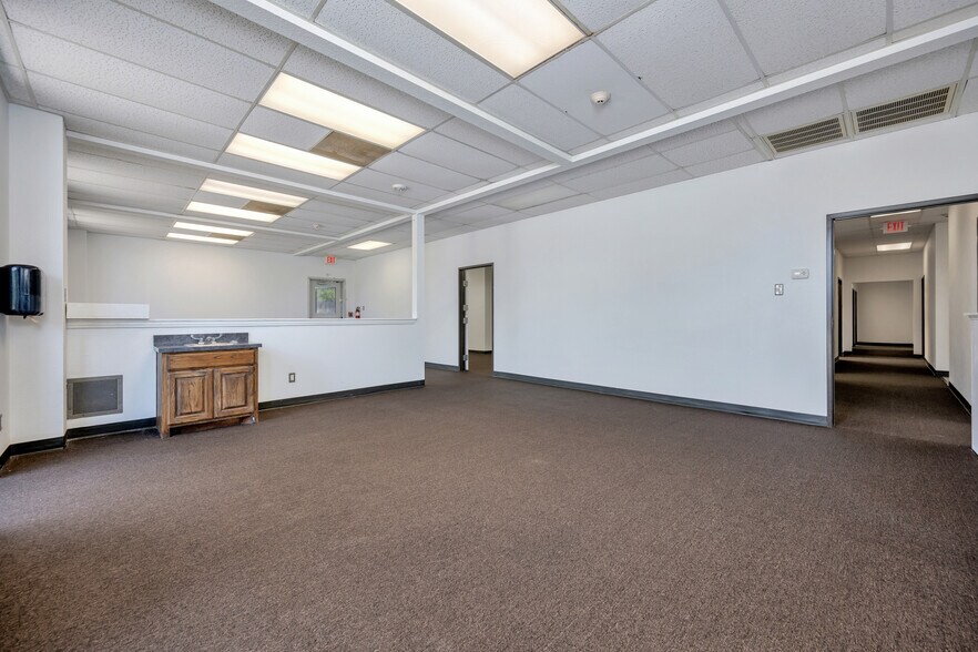 More Photos Of 132 El Chico Trl, Willow Park Medical For Sale