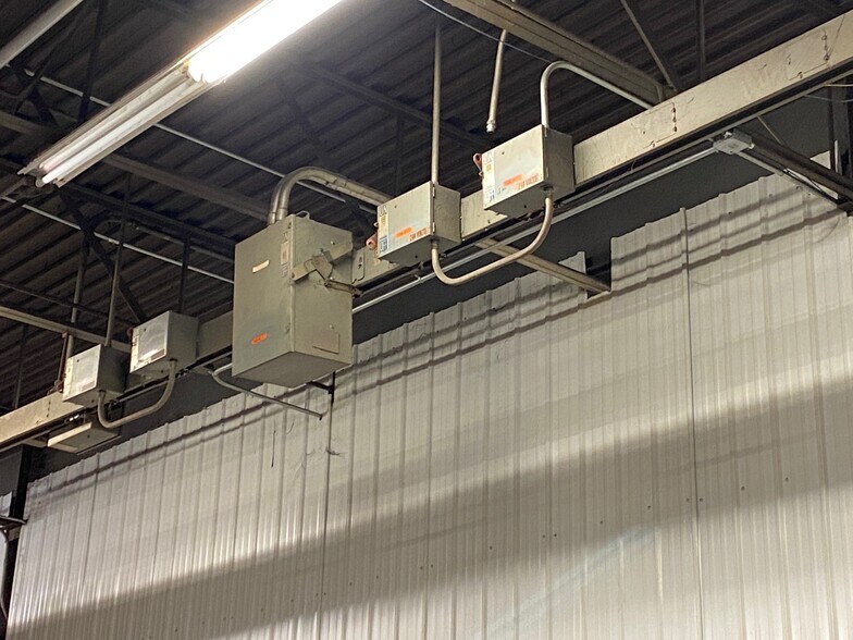 More Photos Of 31 Industrial Cir, Lancaster Industrial For Lease