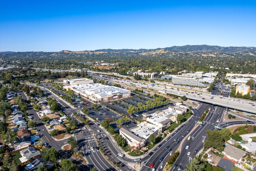 More Photos Of 2314-2318 Monument Blvd, Pleasant Hill Unknown For Lease