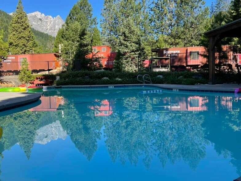 More Photos Of 100 Railroad Park Rd, Dunsmuir Hotel For Sale