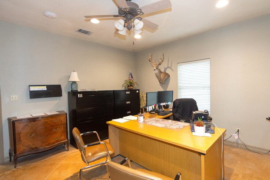 More Photos Of 2520 W Highway 290, Dripping Springs Light Manufacturing For Sale
