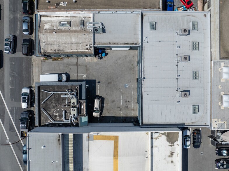 More Photos Of 411-417 Lathrop St, Redwood City Service For Sale