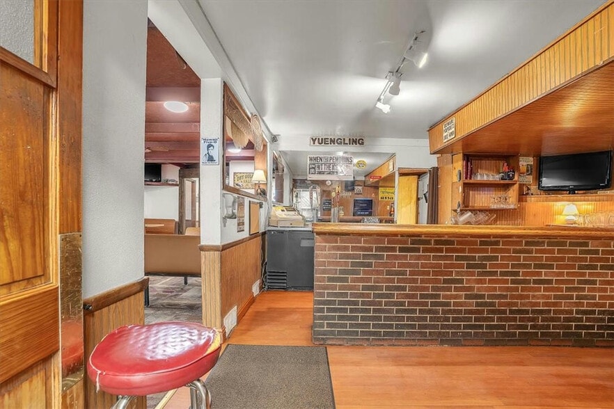 More Photos Of 3006 Lewis Run Rd, Clairton Restaurant For Sale