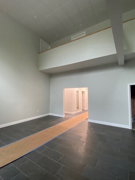 More Photos Of 164 Seneca Rd, Lehighton Warehouse For Lease