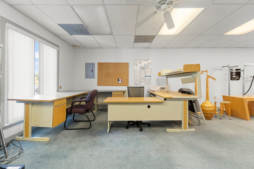 More Photos Of 410 S Main St, Pleasantville Office For Sale