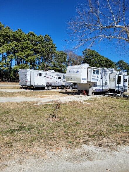 More Photos Of 12946 US Highway 287, Grapeland Trailer Camper Park For Sale