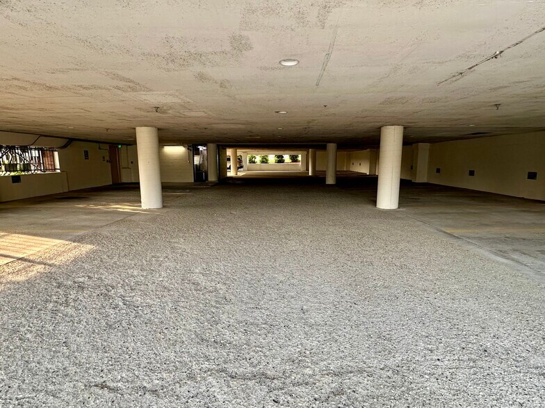 More Photos Of 1650 Elm St, Manchester Medical For Sale