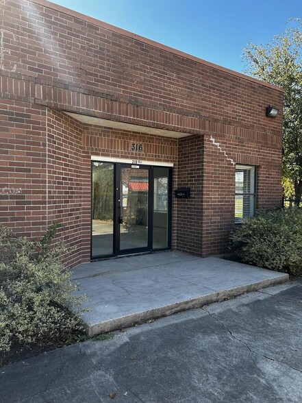 Primary Photo Of 312-316 W San Augustine St, Deer Park Office For Lease