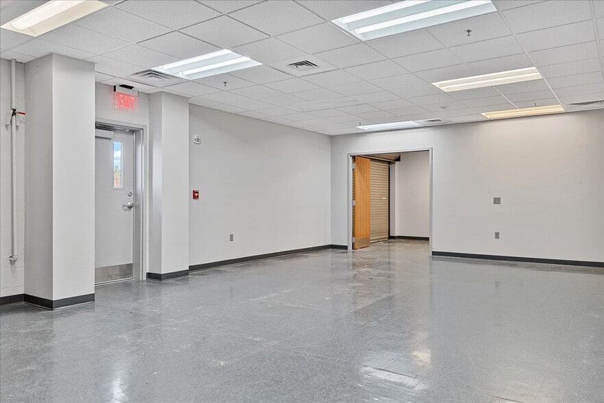 More Photos Of 740 E Ash St, Springfield Office For Lease