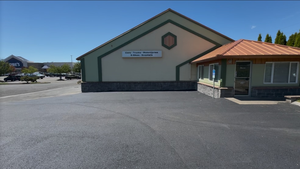 More Photos Of 11415 NE 76th St, Vancouver Auto Repair For Lease