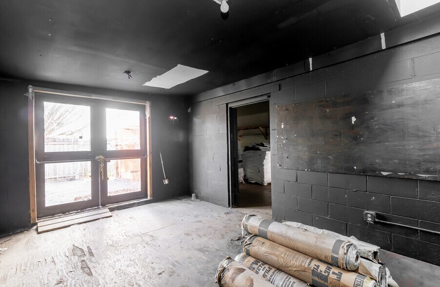 More Photos Of 1034 Story Ave, Louisville Light Manufacturing For Lease