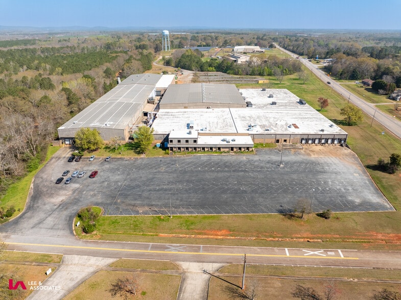 More Photos Of 100 McIntosh Pky, Thomaston Manufacturing For Sale