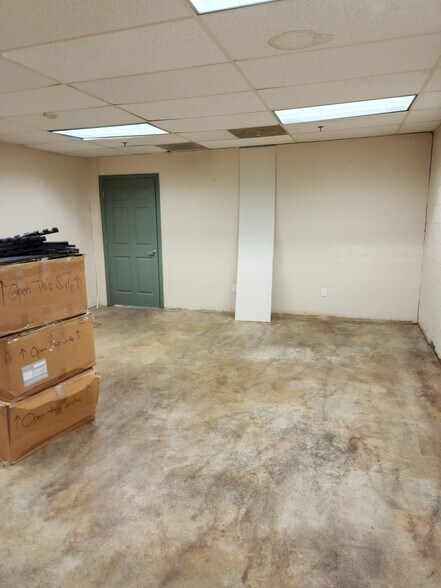 More Photos Of 123 Washington St, Holliston Light Manufacturing For Lease